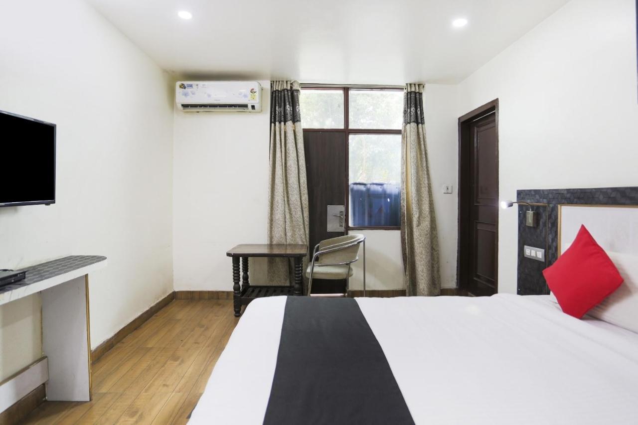فندق Capital O The Nest Expo Near Pvr Ansal Plaza Greater نويدا المظهر الخارجي الصورة